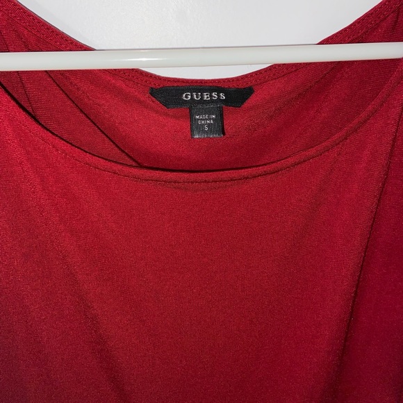 Guess Red Open Shoulders & Back T-Shirt - Picture 4 of 4